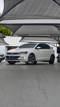 VOLKSWAGEN POLO 1.0 200 TSI HIGHLINE AUTOMÁTICO VOLKSWAGEN POLO 1.0 200 TSI HIGHLINE AUTOMÁTICO